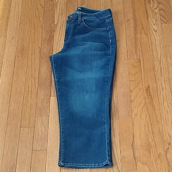 Riders Mid Rise Capris by Lee Sz8 - Picture 7 of 7